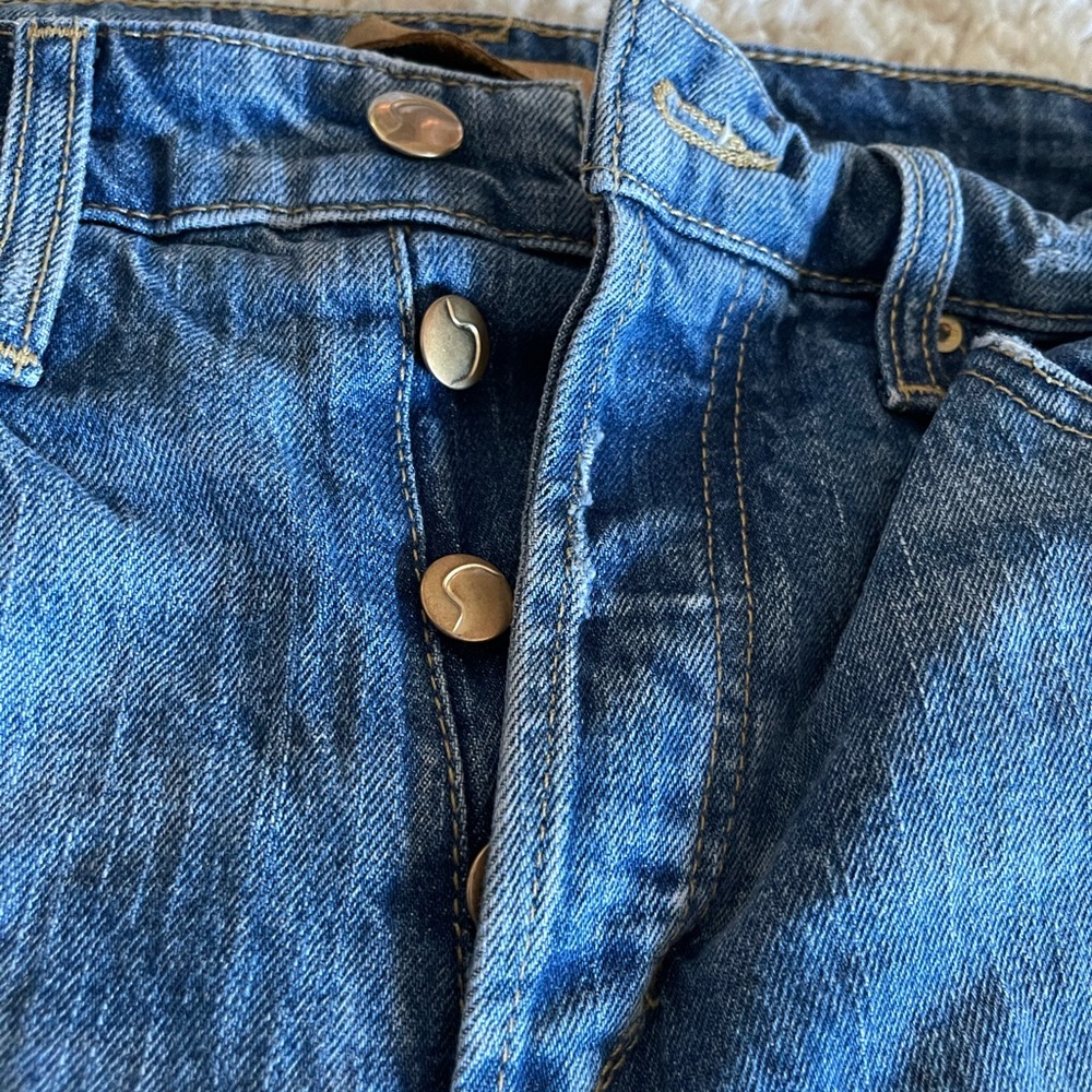 Distressed Joe’s Jeans - Picture 5 of 10
